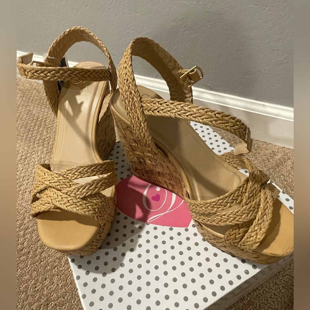 Woman’s corkscrew wedges, size 6.5 - Picture 4 of 8
